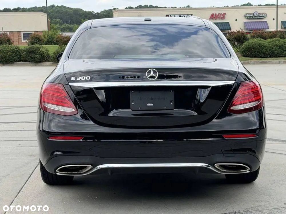 Mercedes-Benz Klasa E 300 9G-TRONIC - 7