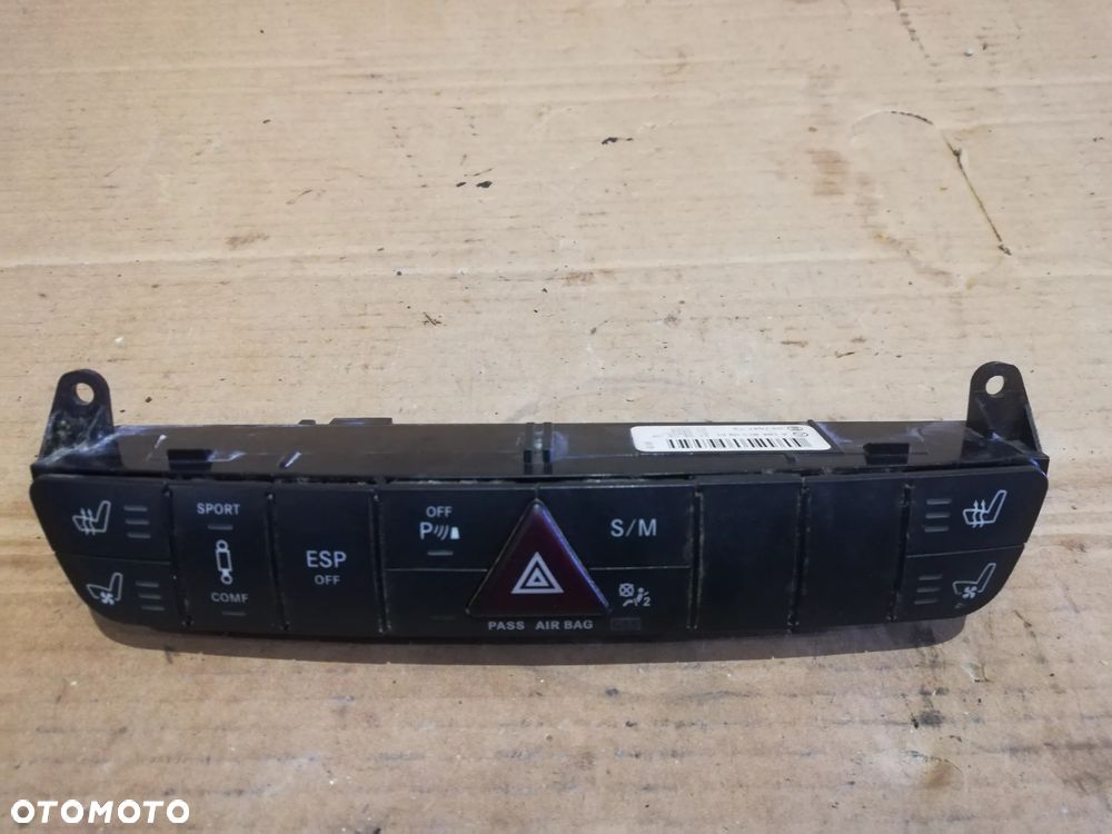 MERCEDES GL X164 // PANEL PRZEŁĄCZNIKÓW A1648700951 - 1