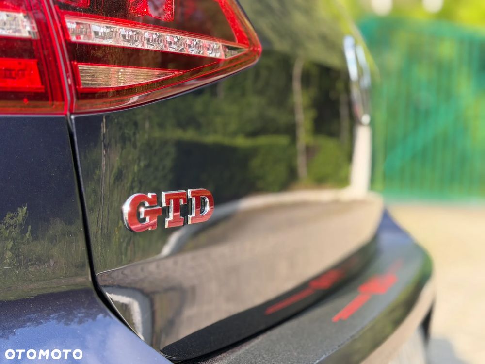Volkswagen Golf - 9