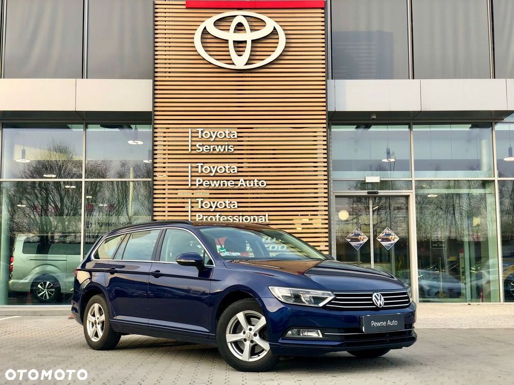 Volkswagen Passat - 1