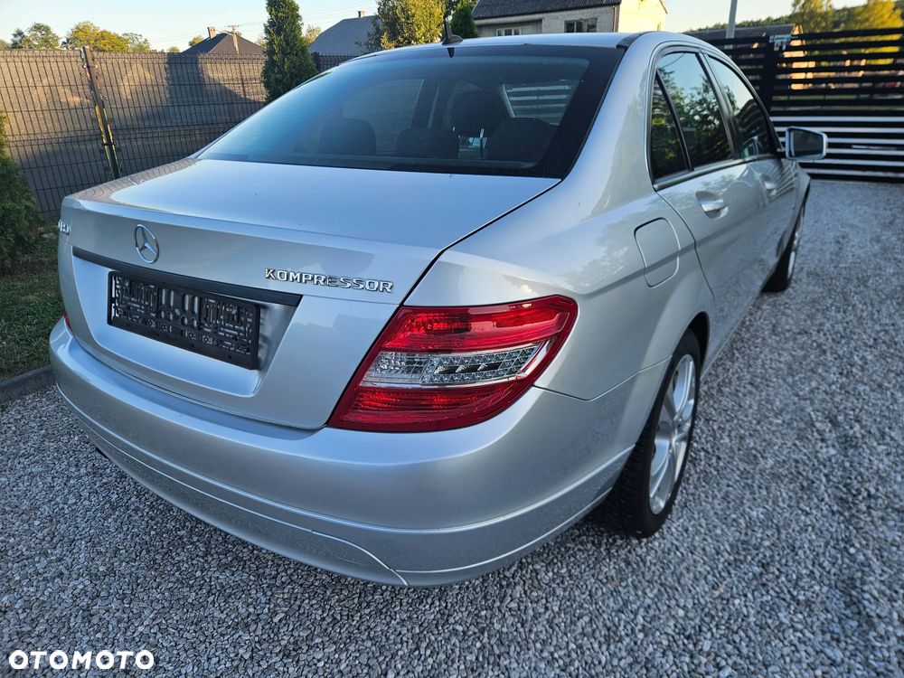 Mercedes-Benz Klasa C 180 Kompressor BlueEFFICIENCY - 13