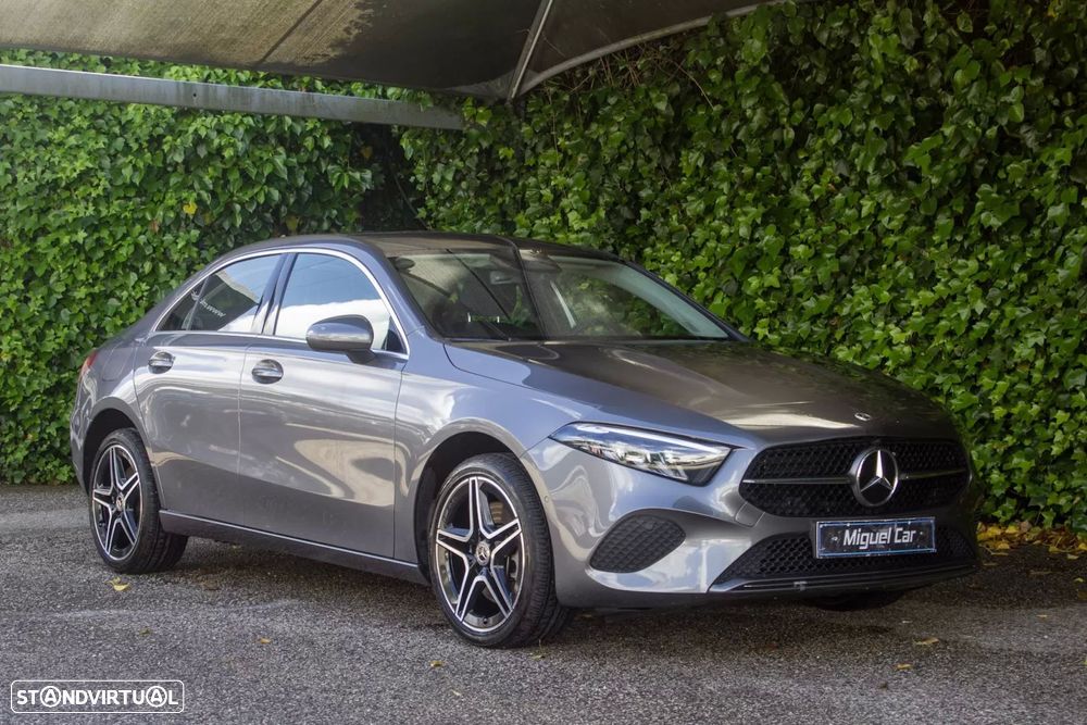 Mercedes-Benz A 250 Limousine e AMG Line - 1