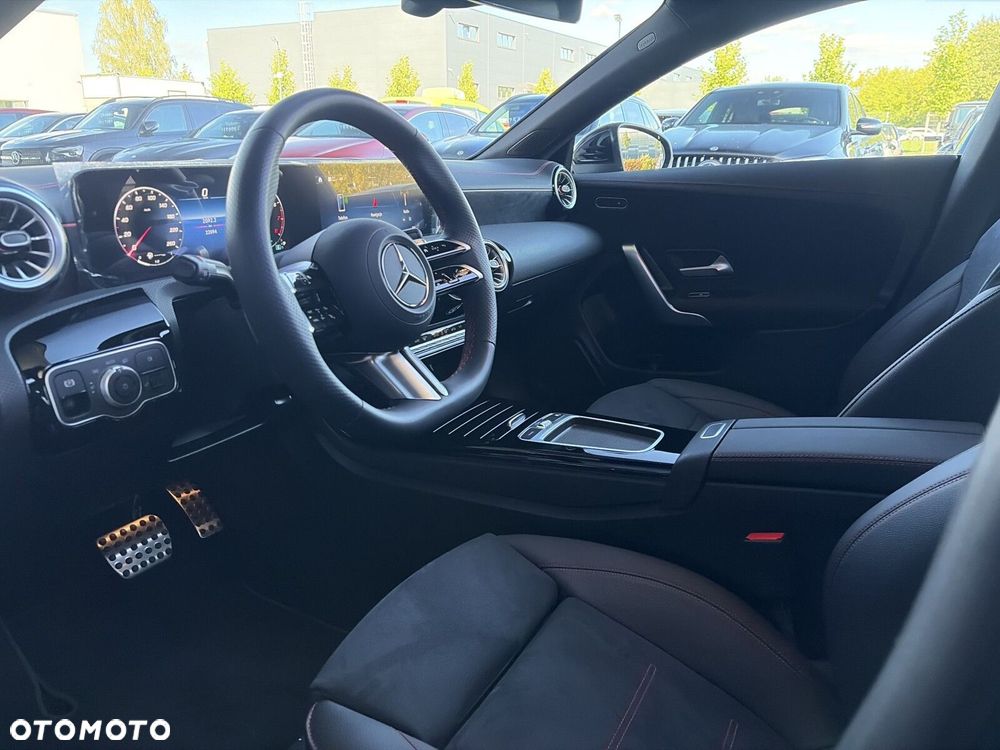 Mercedes-Benz CLA - 10