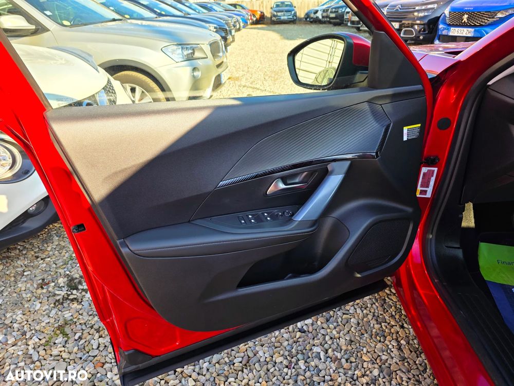 Peugeot 2008 PureTech 130 EAT8 GT Pack - 21