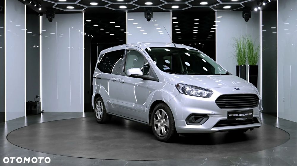 Ford Tourneo Courier - 12
