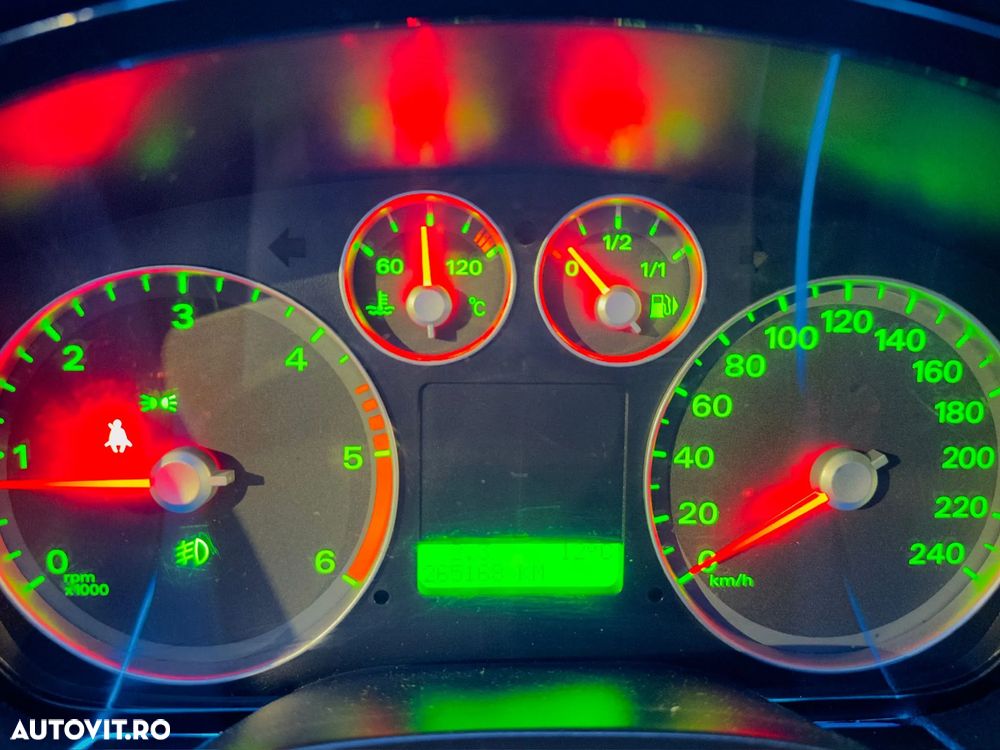 Ford Focus 1.6 TDCI Ghia - 9