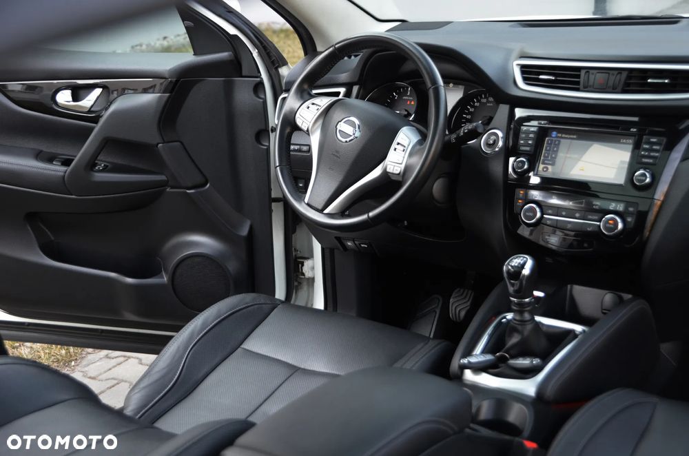 Nissan Qashqai 1.6 DCi 4x4 Tekna+ - 6