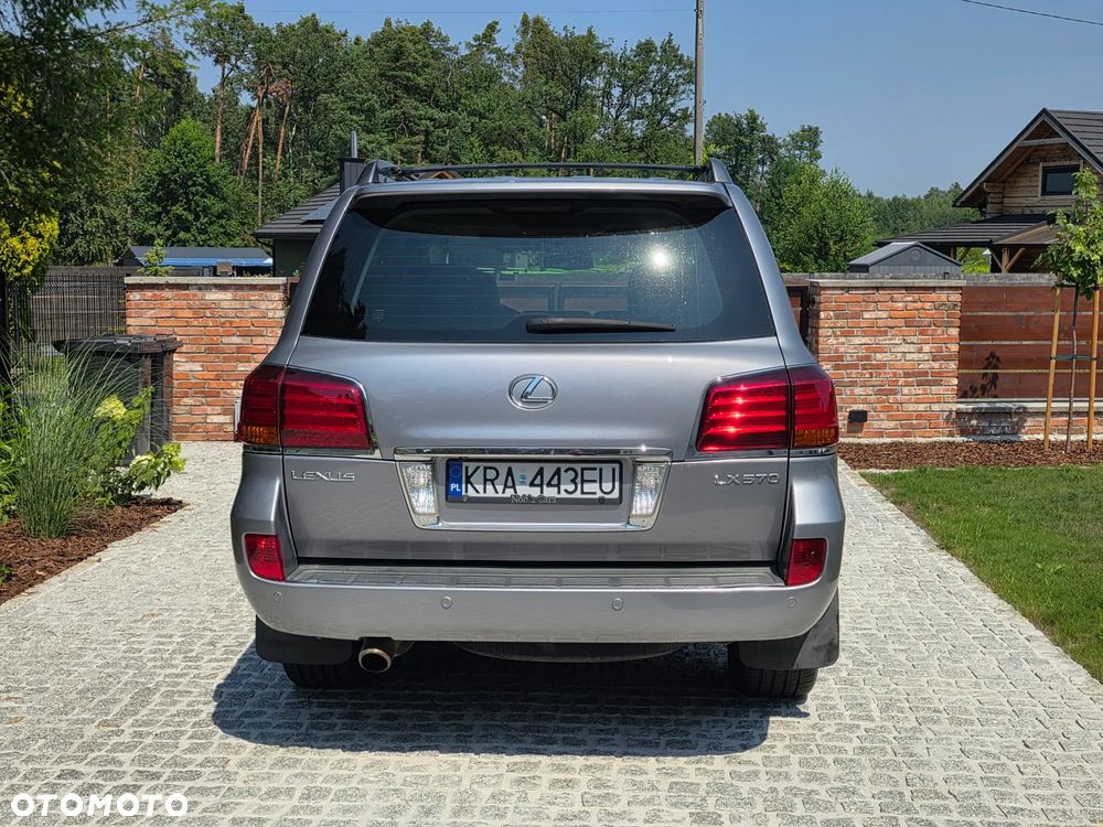 Lexus LX - 6