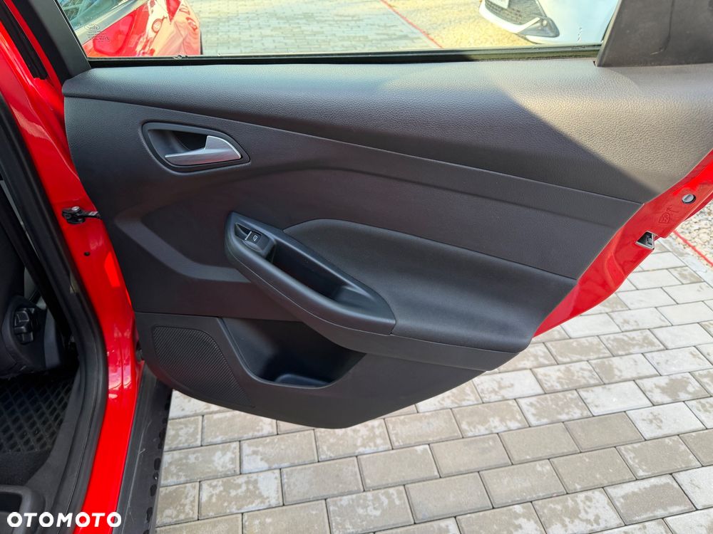 Ford Focus 1.5 TDCi SYNC Edition - 30