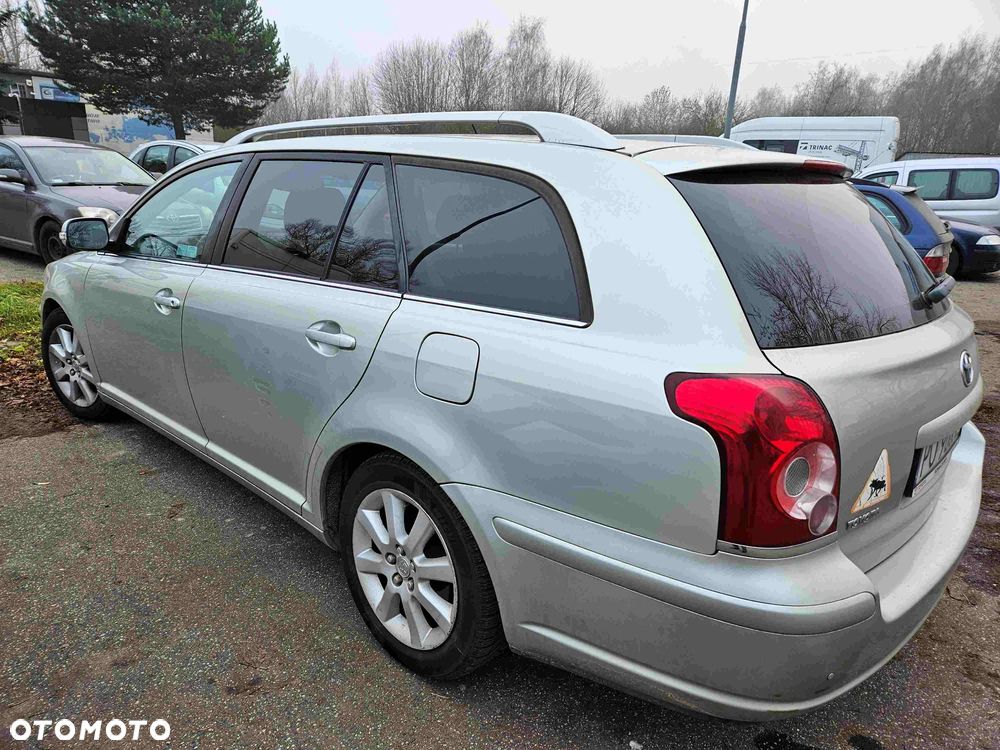 Toyota Avensis 1.8 VVT-i Sol - 3