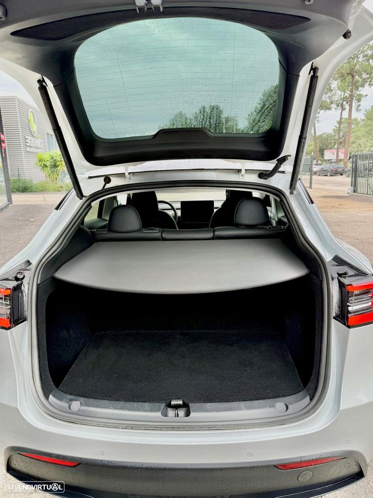 Tesla Model Y Performance Dual Motor AWD - 6