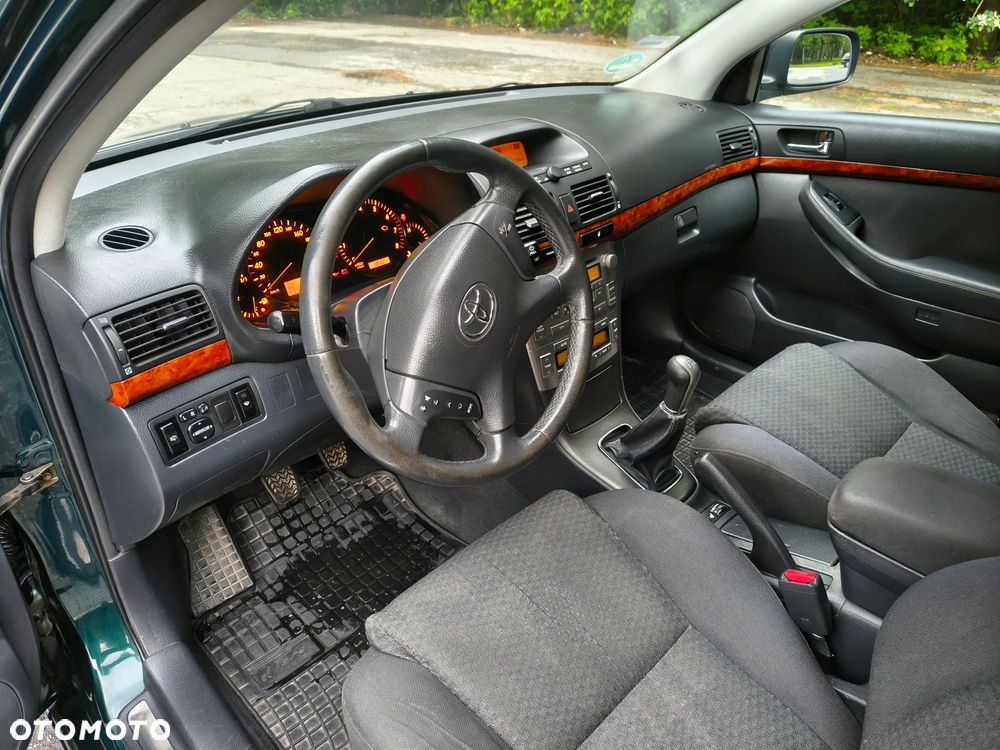 Toyota Avensis 1.8 VVT-i Sol - 16