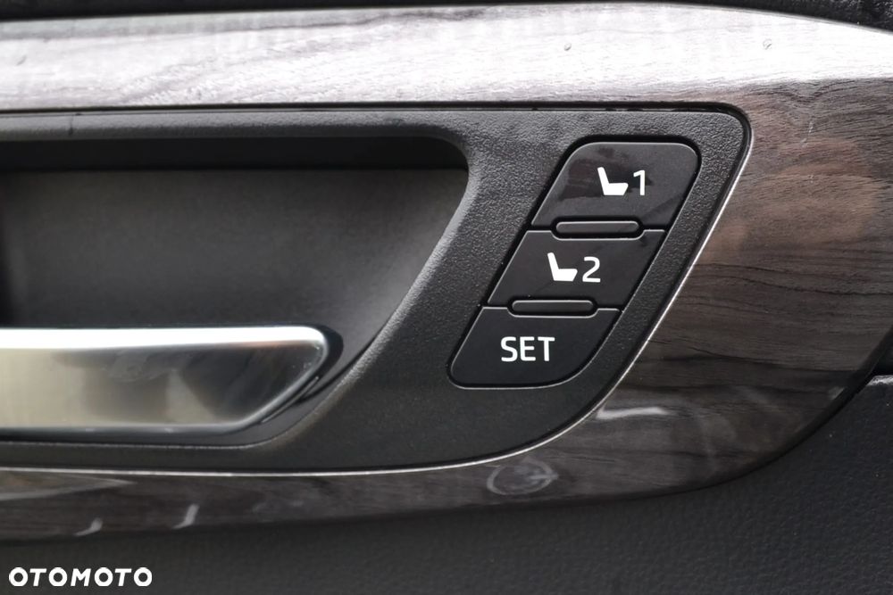 Toyota Highlander 2.5 Hybrid Executive - 22