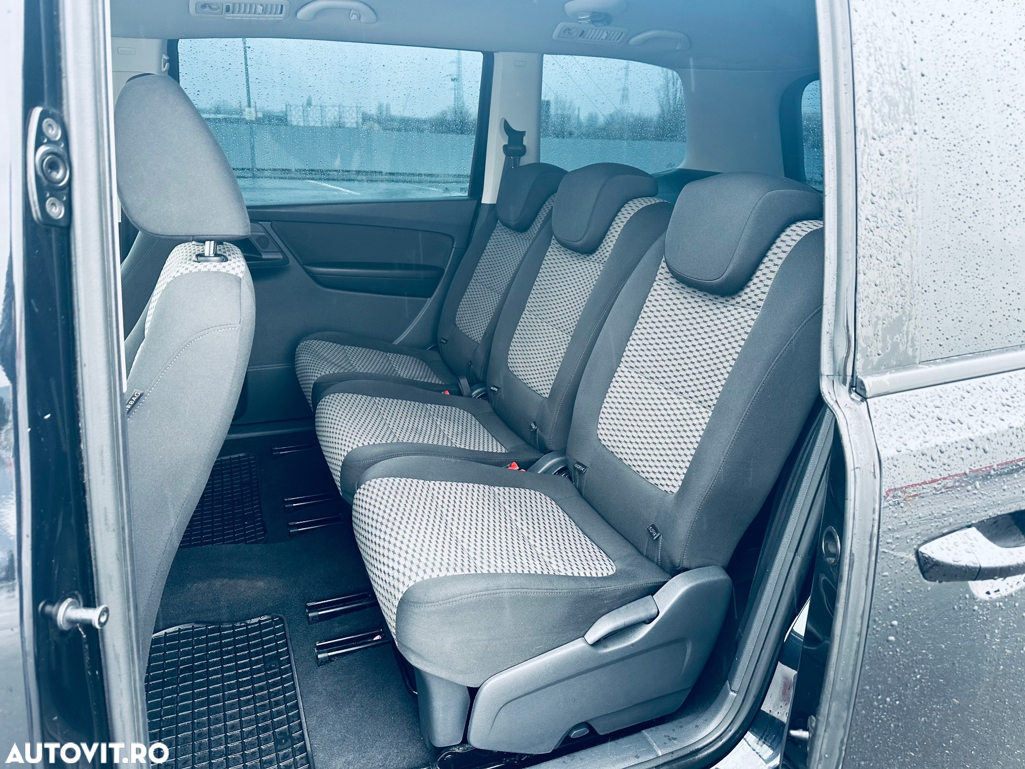 Volkswagen Sharan 2.0 TDI DSG BlueMotion Technology Comfortline - 27