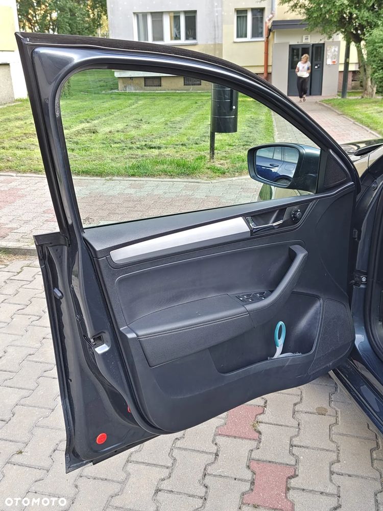 Skoda RAPID 1.0 TSI Ambition - 13