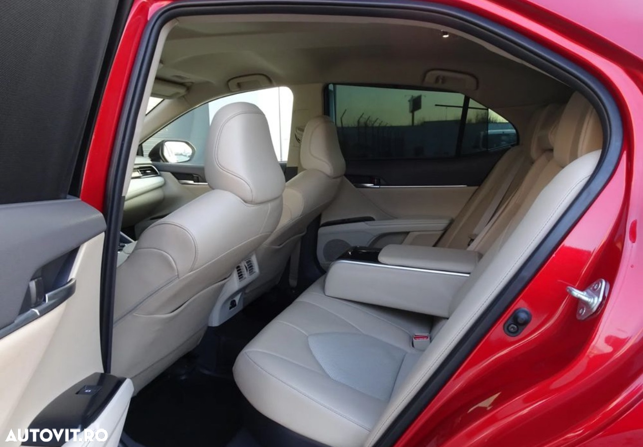 Toyota Camry 2.5 Hybrid Exclusive - 11