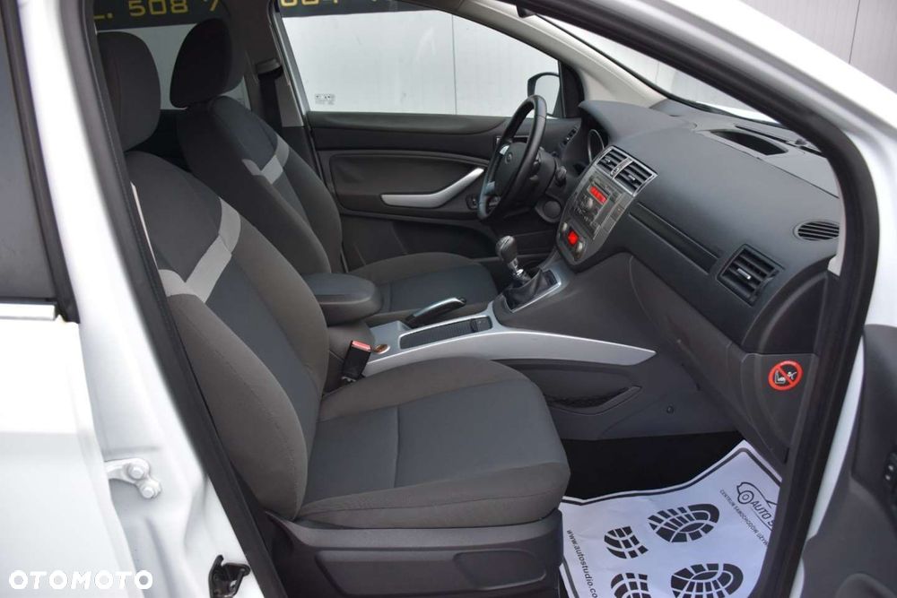 Ford Kuga 2.0 TDCi 2x4 Titanium - 6
