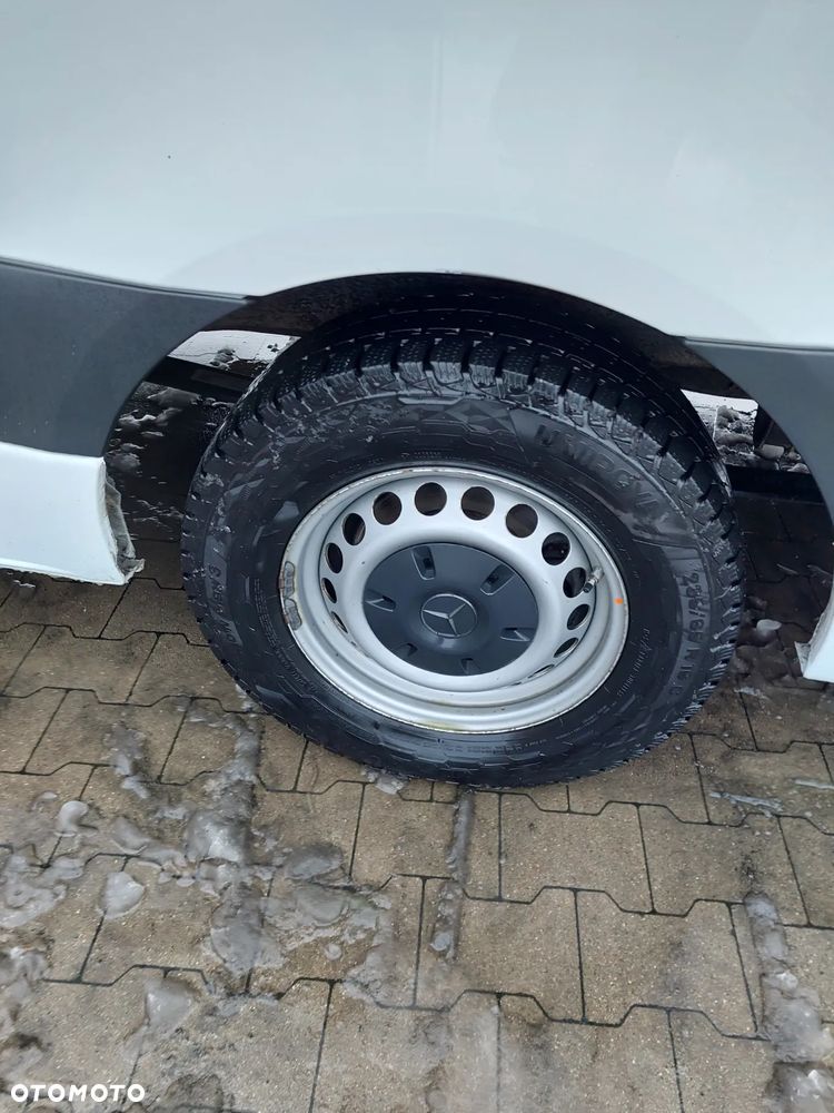 Mercedes-Benz Sprinter 319 - 19