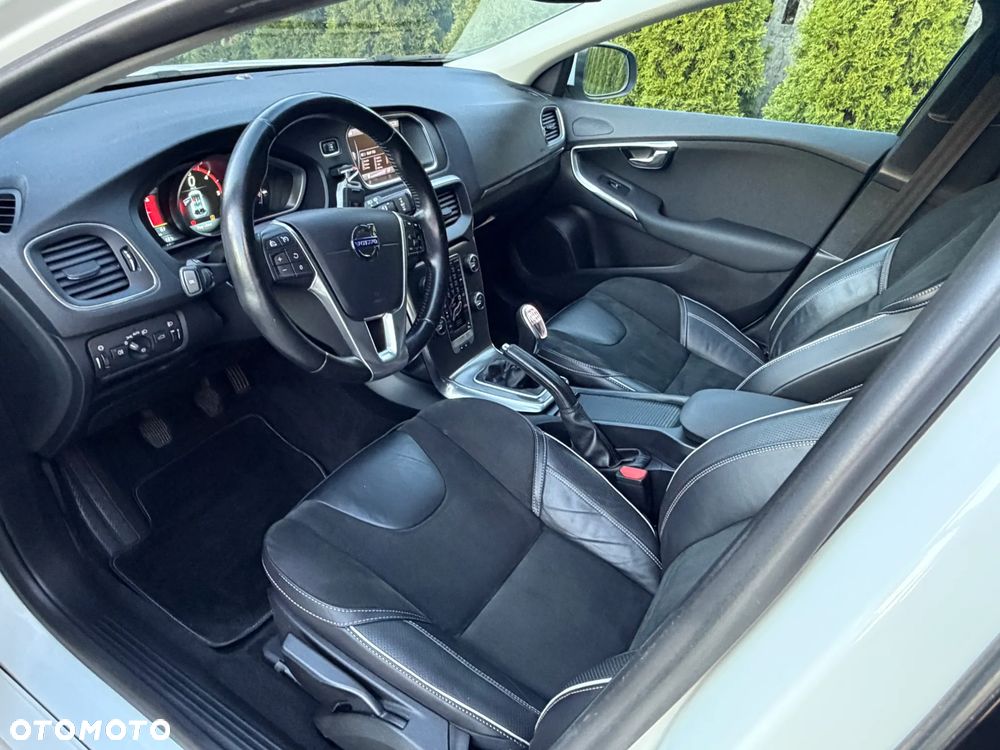 Volvo V40 D2 Momentum - 18