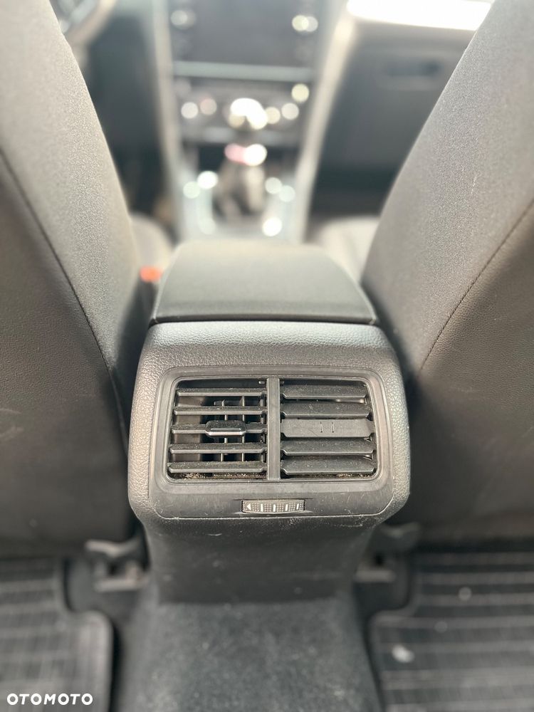 Volkswagen Golf - 10