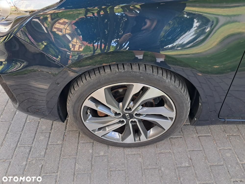 Kia Carens 1.7 CRDi Business Line 7os 7DCT - 18