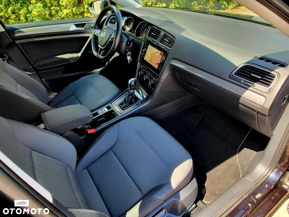 Volkswagen Golf - 33