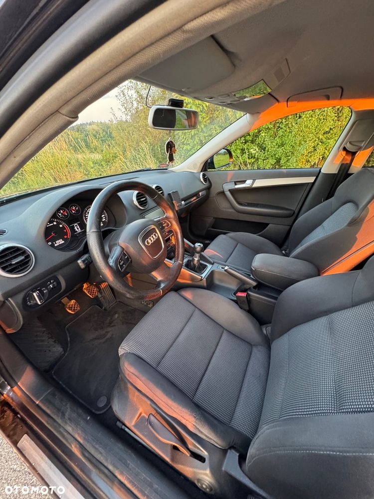 Audi A3 Sportback 1.8 TFSI Ambiente - 22