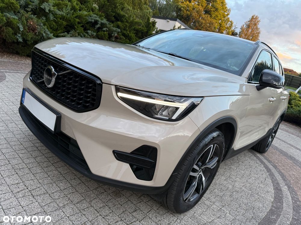 Volvo XC 40 B4 B DKG Plus Dark - 12