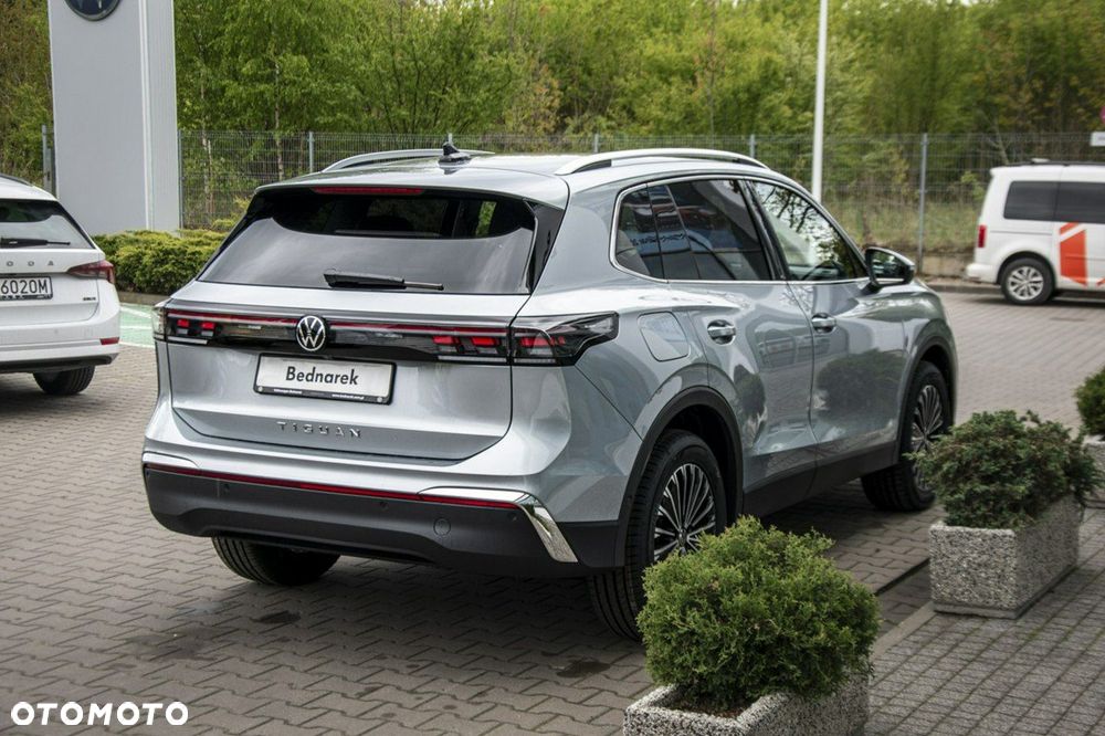 Volkswagen Tiguan - 9