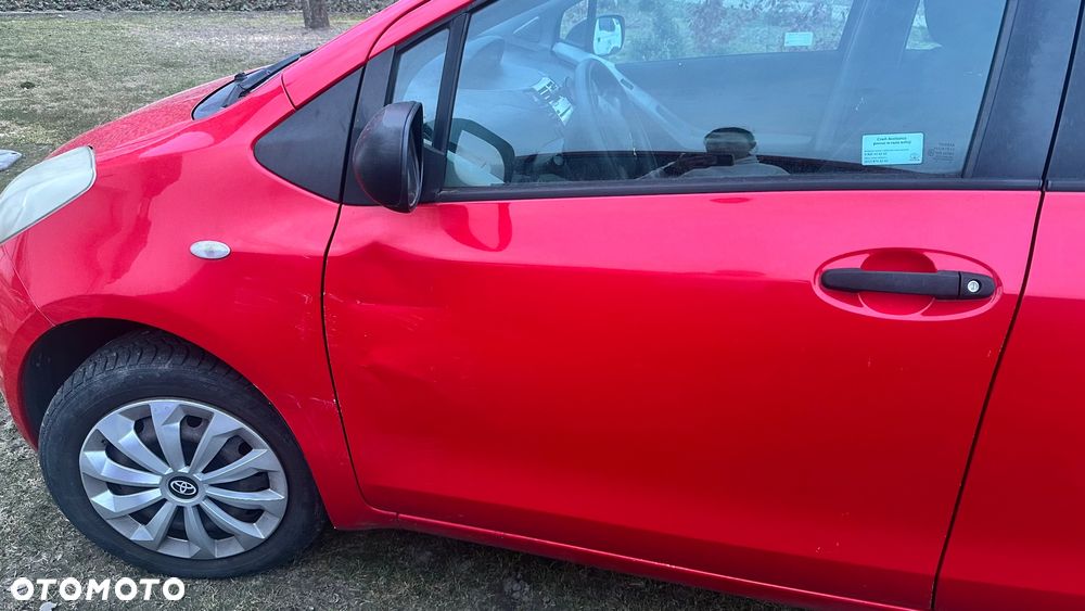 Toyota Yaris 1.0 Luna - 4