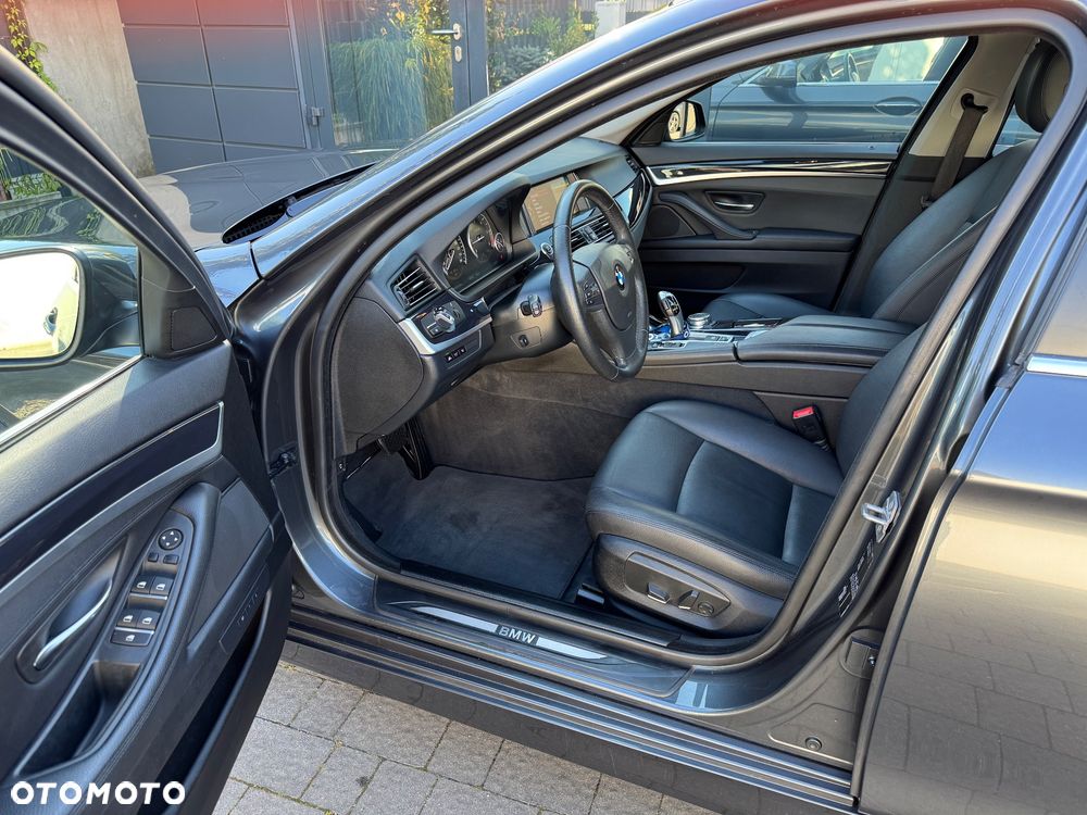 BMW Seria 5 520d Sport Line sport - 11
