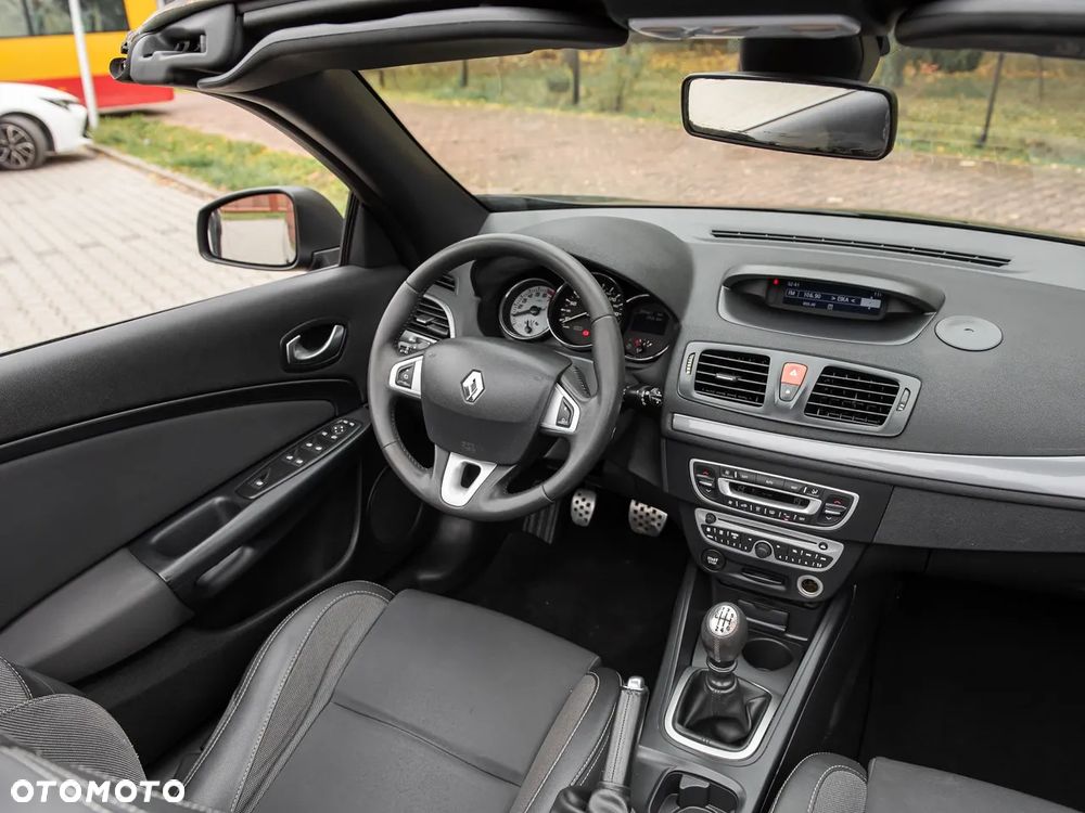Renault Megane TCe 180 GT - 22