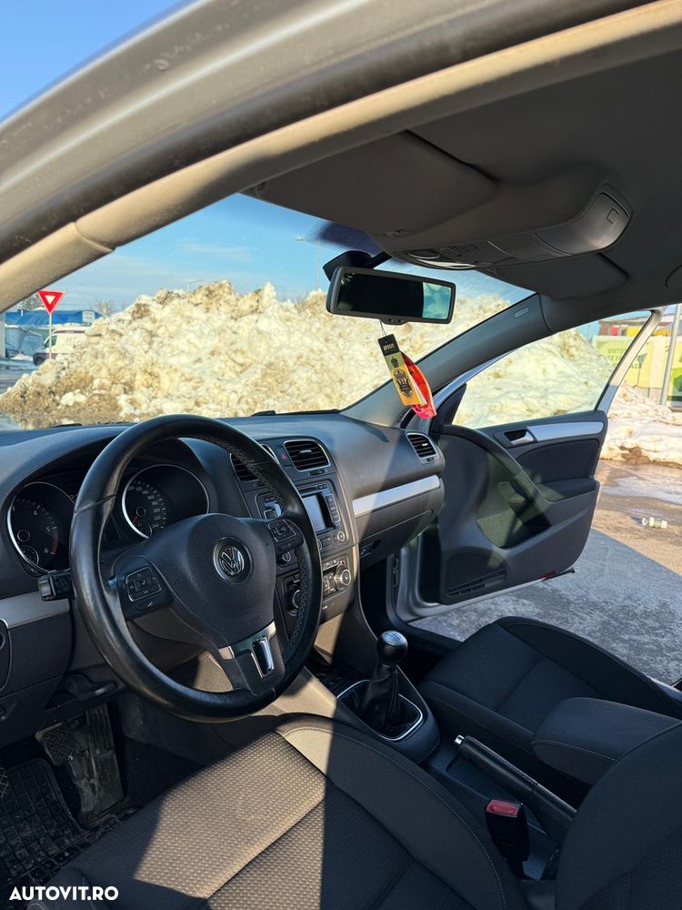 Volkswagen Golf - 10