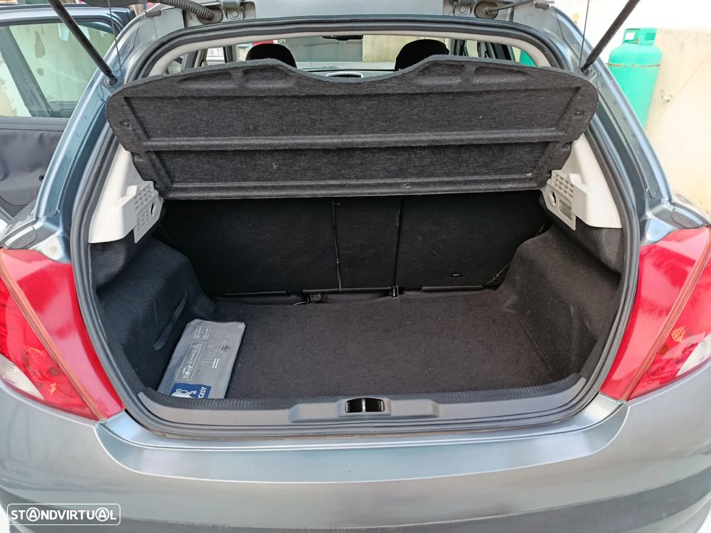 Peugeot 207 1.4 HDi Urban - 22