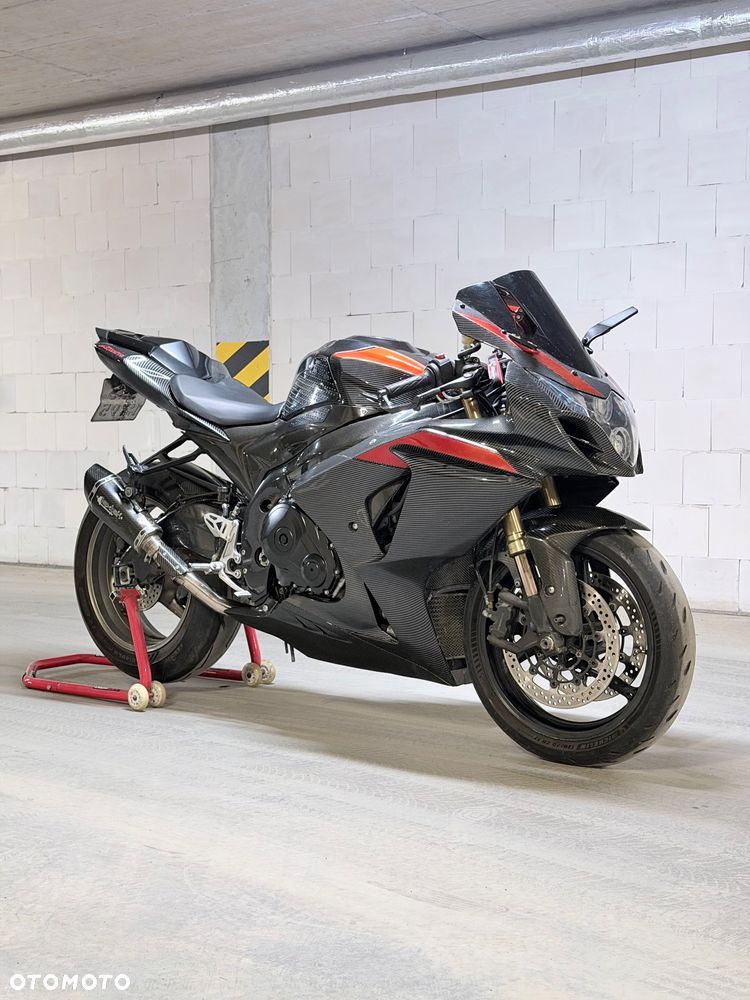 Suzuki GSX-R - 1