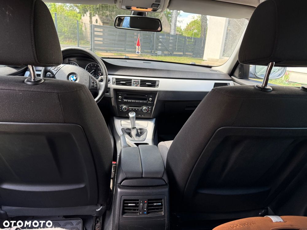 BMW Seria 3 318i Edition Exclusive - 6