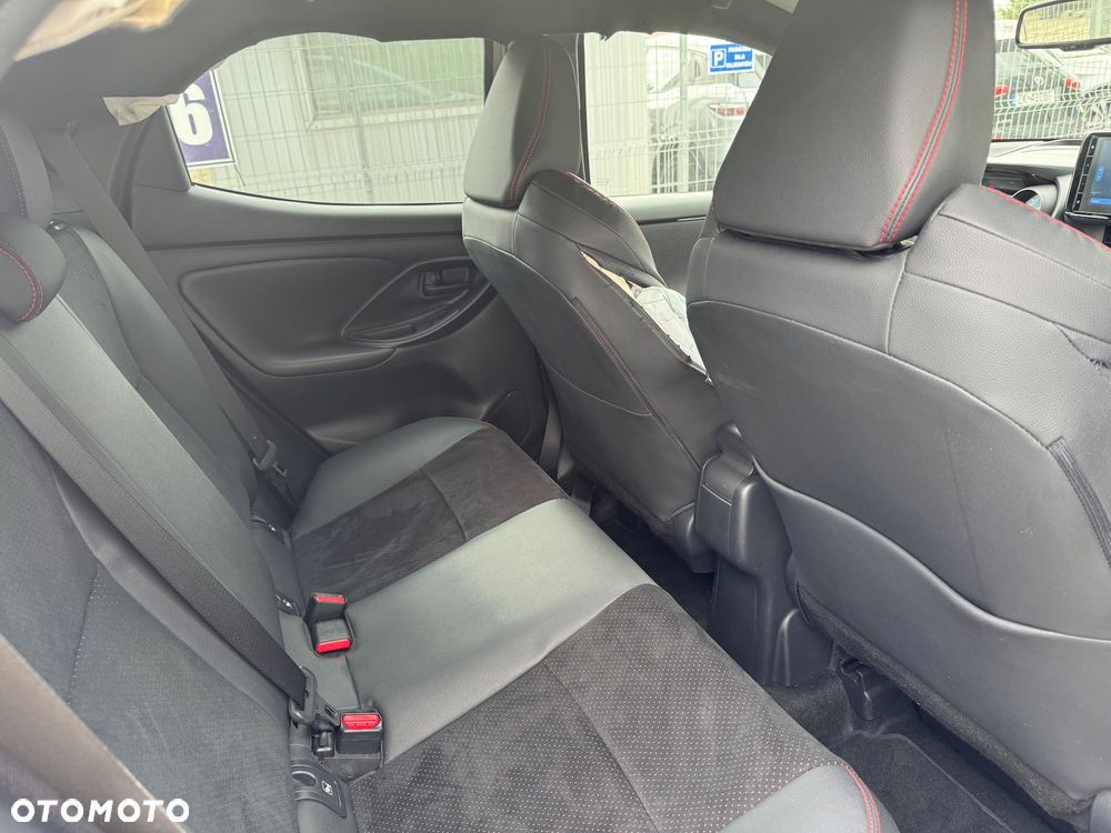 Toyota Yaris 1.5 VVT-i GR SPORT - 8