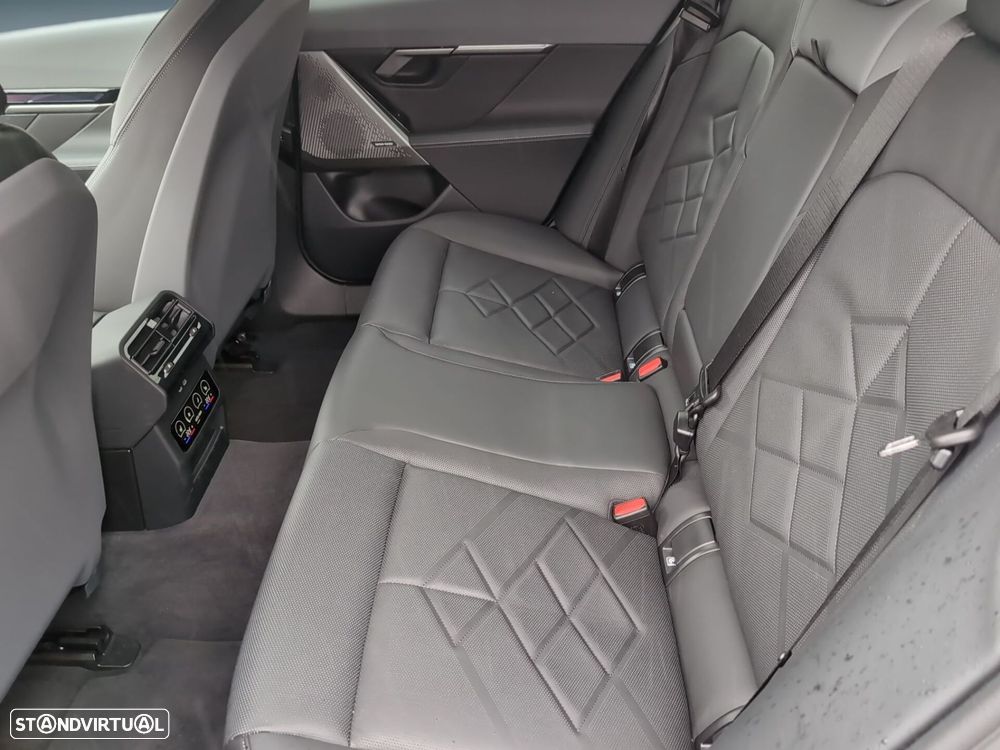 BMW i5 eDrive40 - 14