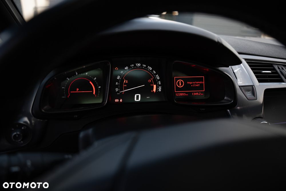 DS Automobiles DS 5 - 12