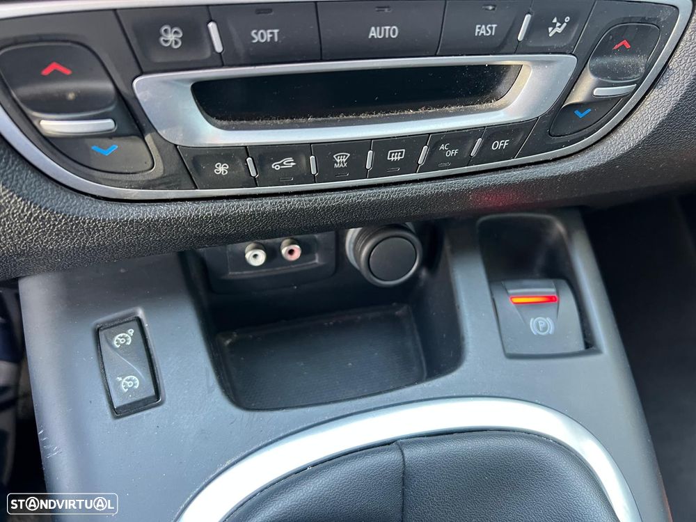 Renault Scénic 1.9 dCi FAP Dynamique - 20