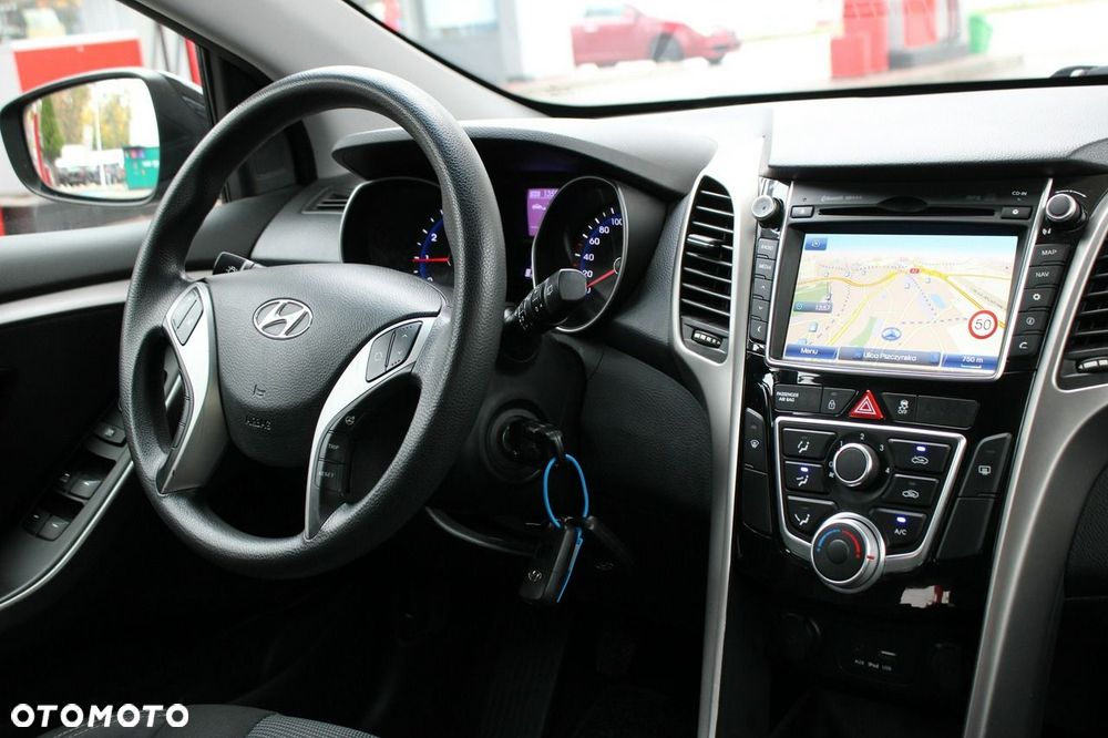 Hyundai i30 blue Kombi 1.4 Classic Navigation - 24