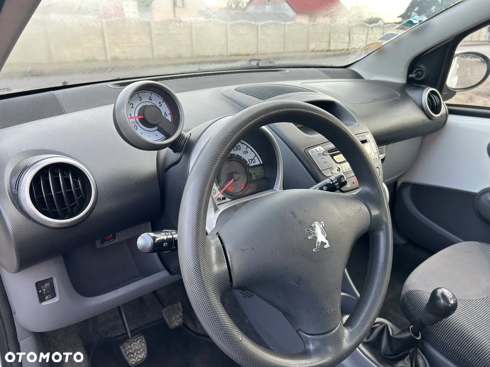 Peugeot 107 - 12