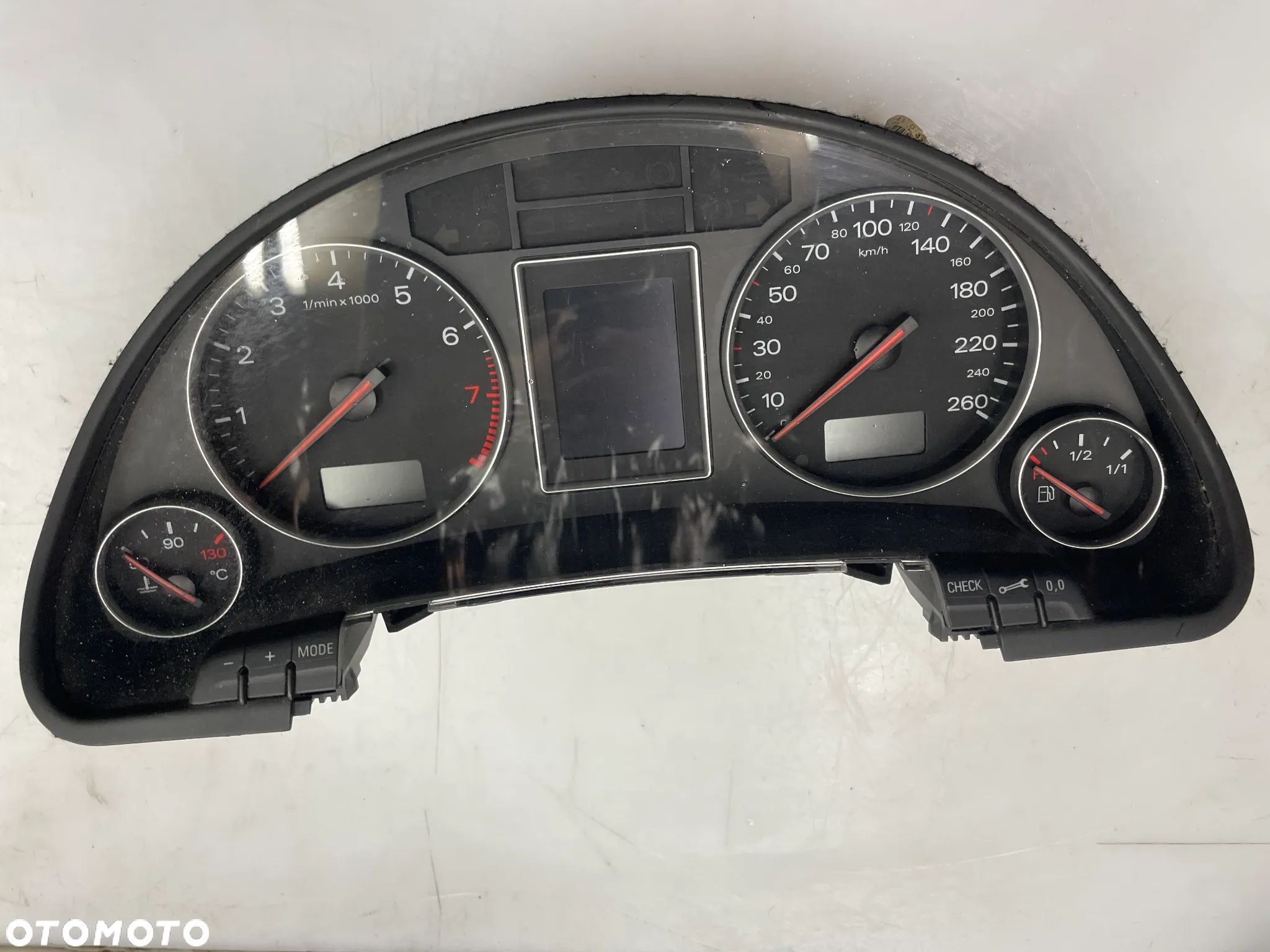 Licznik zegary Audi A4 B6 2.0 ALT 8E0920900L - 1