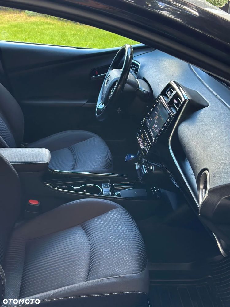 Toyota Prius Plug-in 1.8 Hybrid Executive - 8