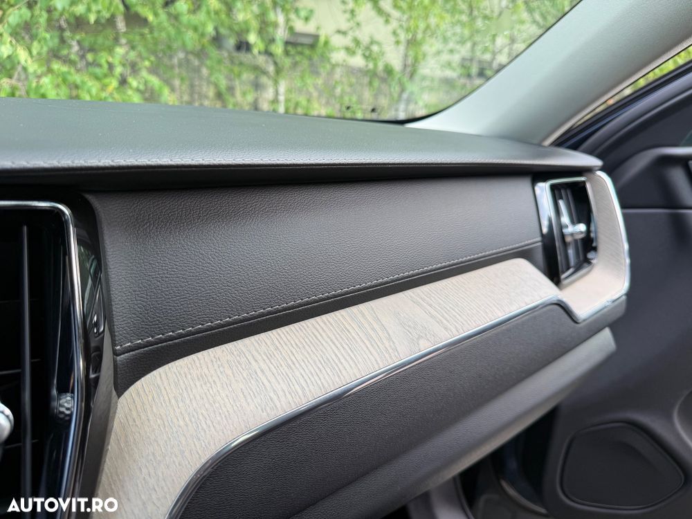 Volvo XC 60 D5 AWD Geartronic Inscription - 32
