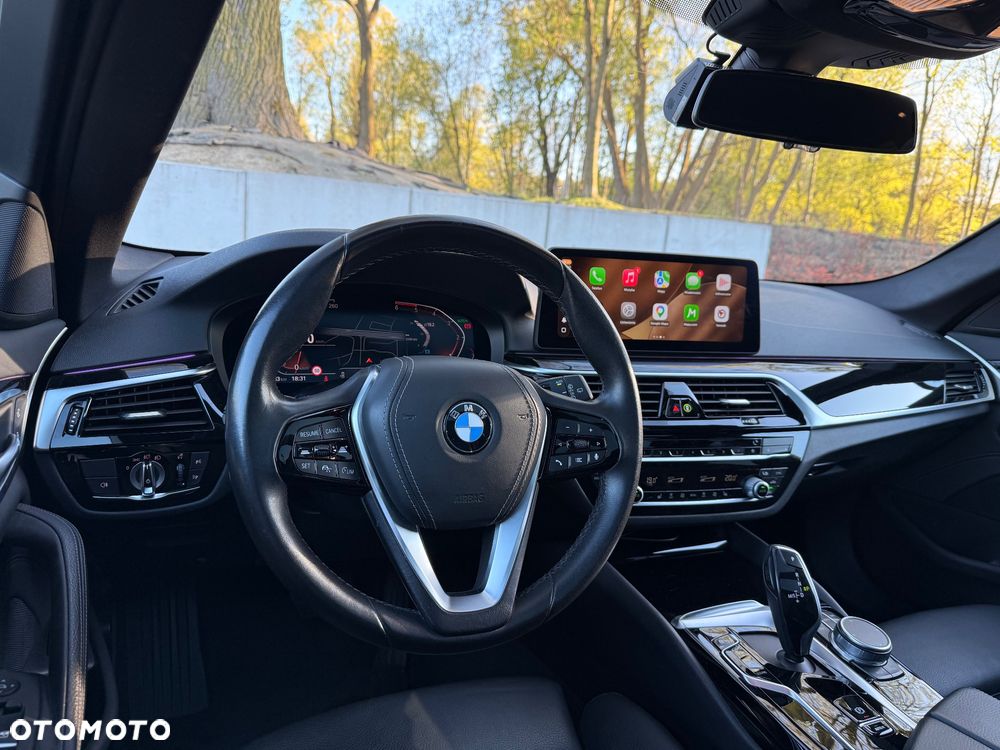 BMW Seria 5 520d M Sport Edition - 8