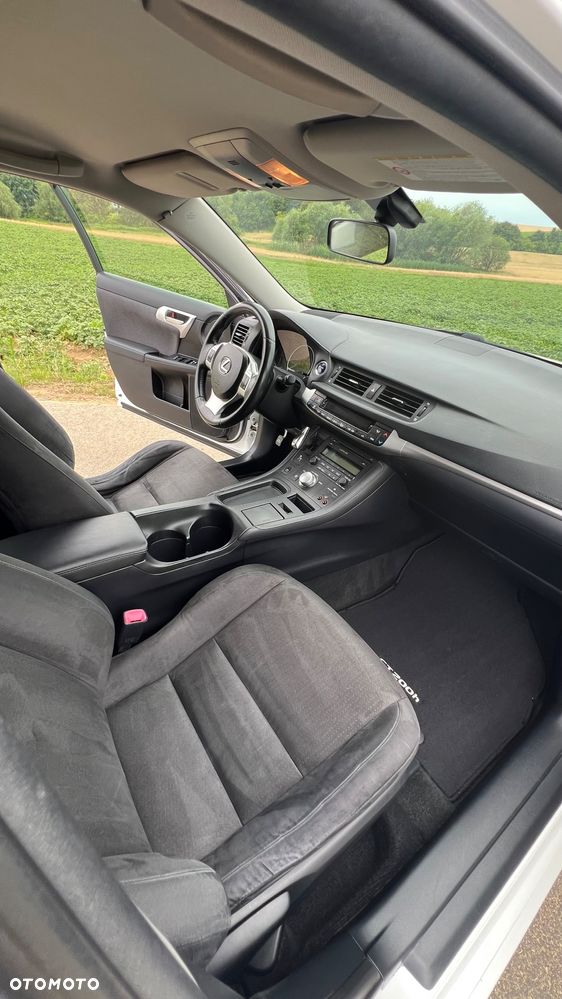 Lexus CT - 18