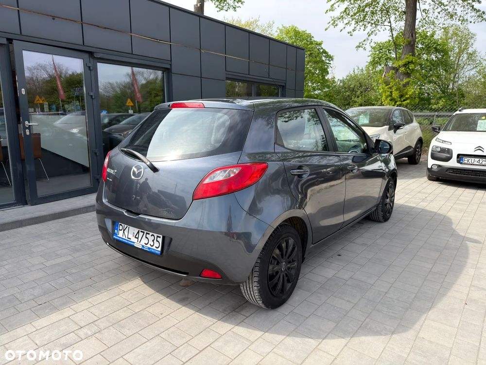 Mazda 2 - 15