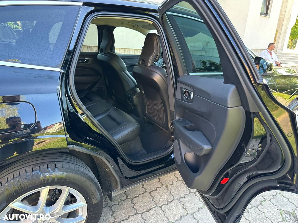 Volvo XC 60 B5 D AWD Geartronic Momentum Pro - 37