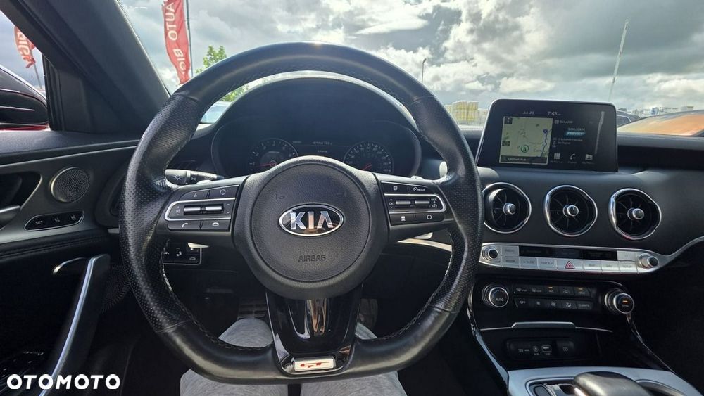 Kia Stinger - 16